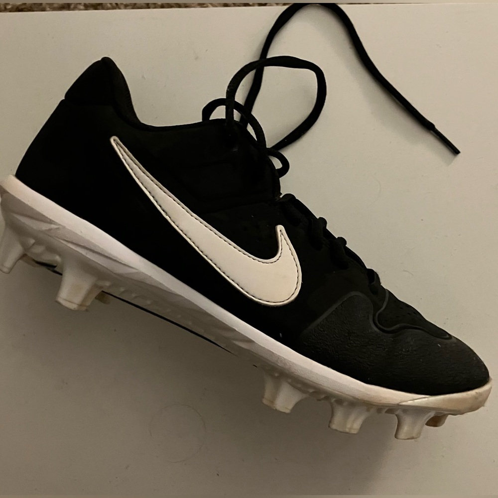 Nike 6Y Black Soccer Cleats